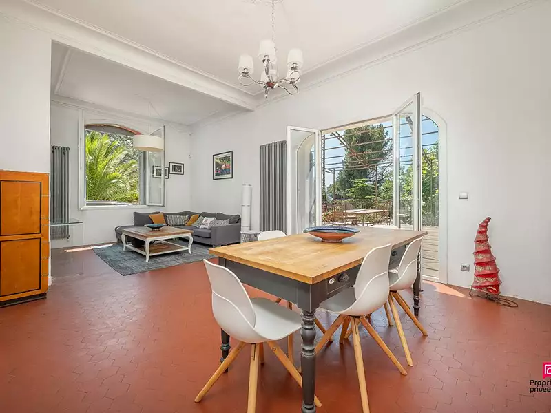Maison, 196 m²