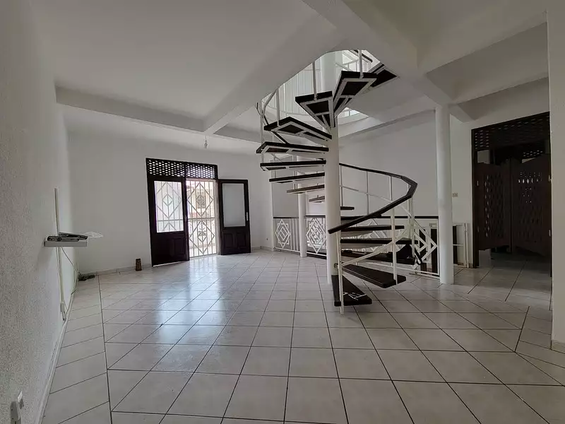 Immeuble, 298 m²