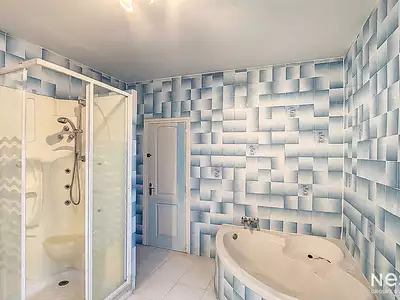 Maison, 240 m²