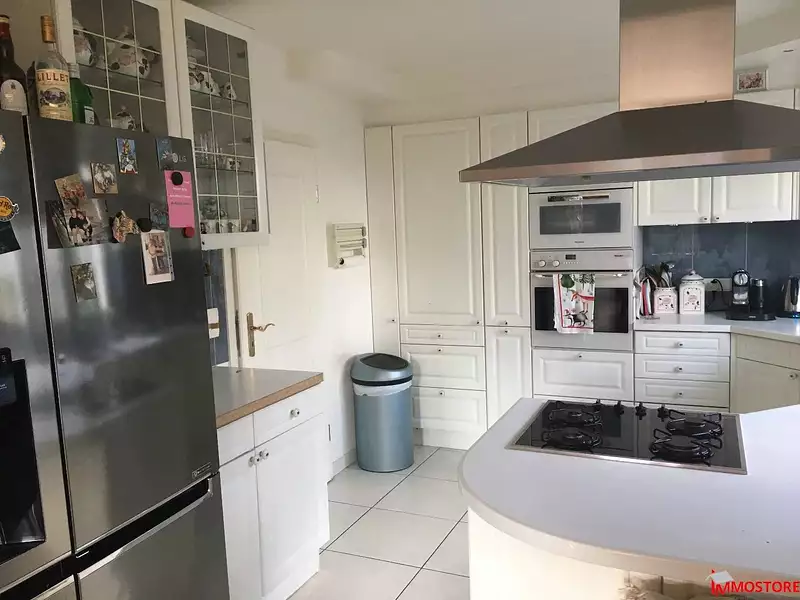 Maison, 195 m²