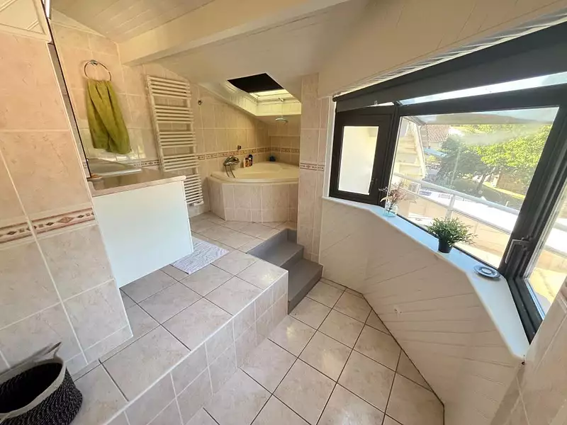 Maison, 210 m²