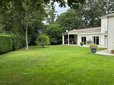 Maison, 245 m²
