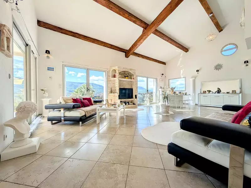 Maison, 370 m²