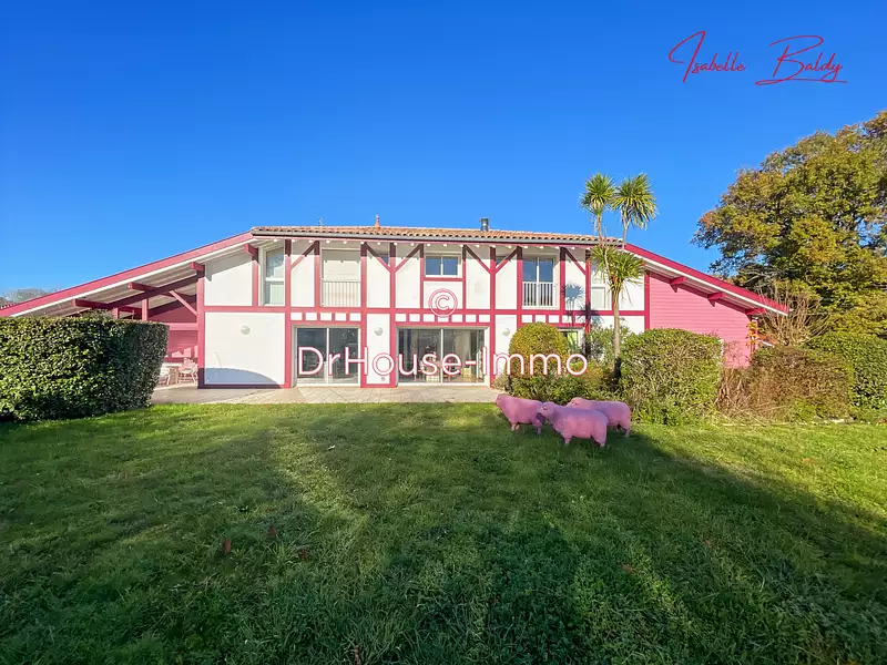 Maison, 242 m²