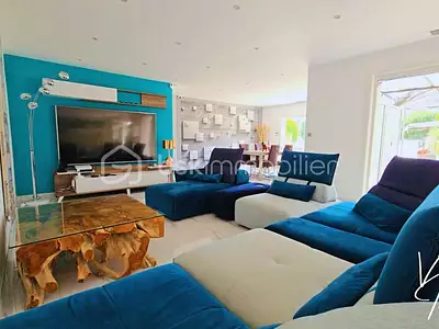 Maison, 243 m²