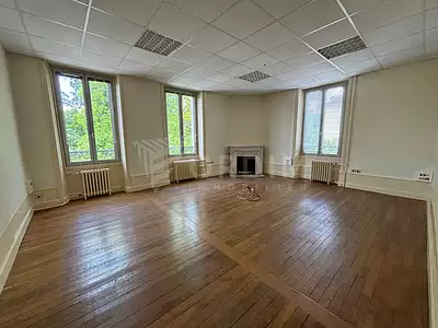 Maison, 1 142,1 m²