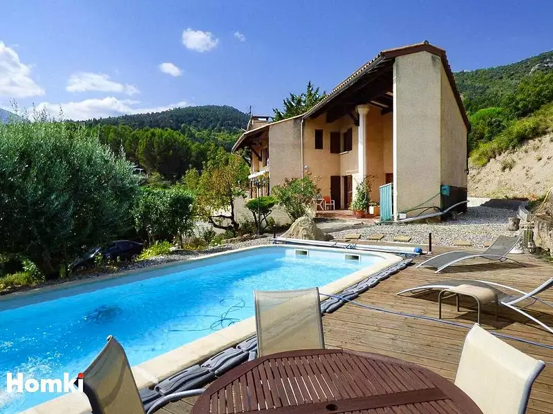 Maison, 215 m²