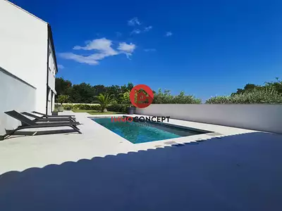 Maison, 220 m²