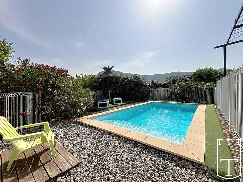 Maison, 240 m²