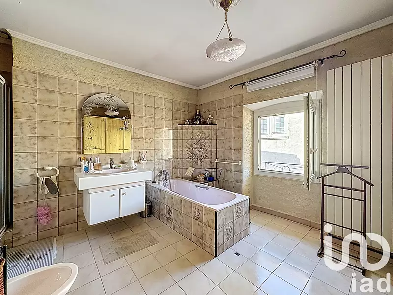 Maison, 180 m²