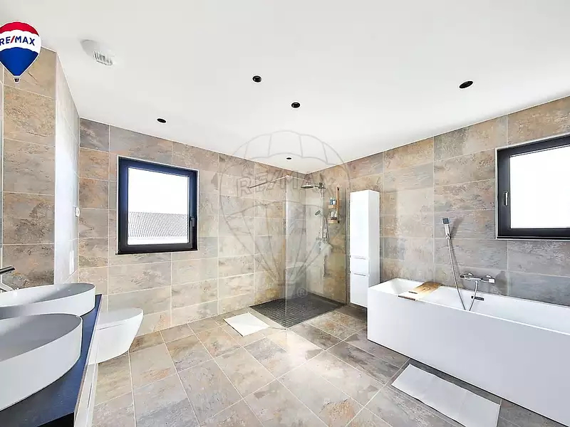 Maison, 348 m²