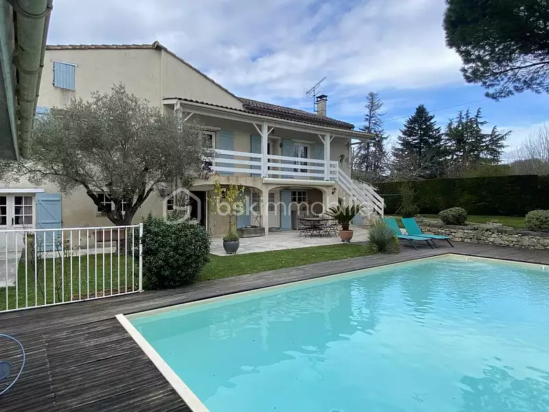 Maison, 225 m²