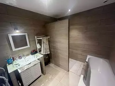 Maison, 219 m²