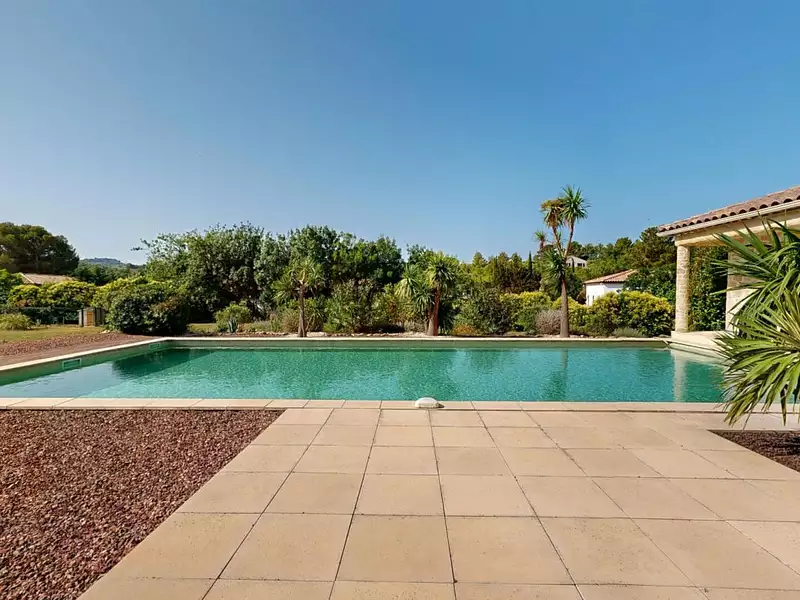 Maison, 251 m²