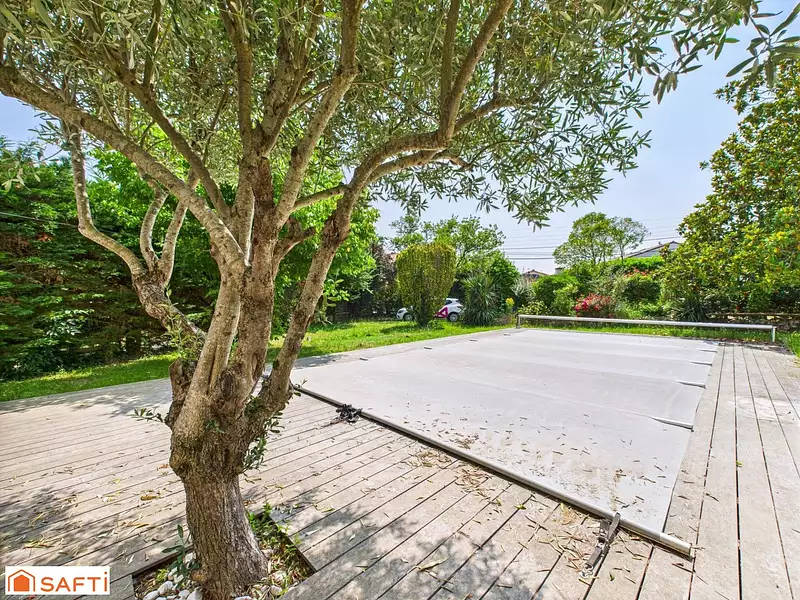 Maison, 220 m²