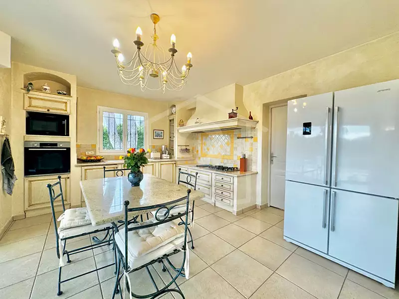 Maison, 326 m²