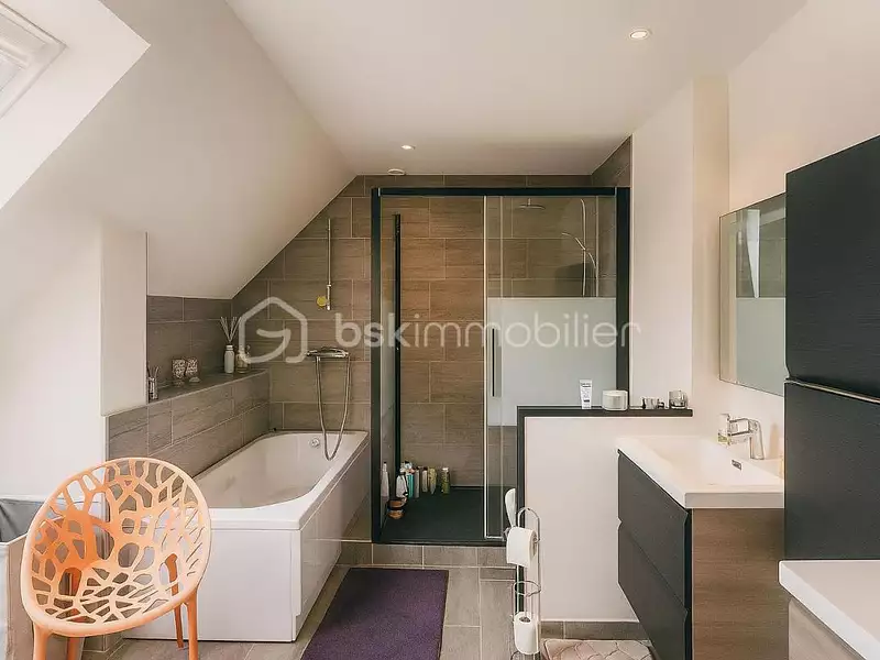 Maison, 227 m²