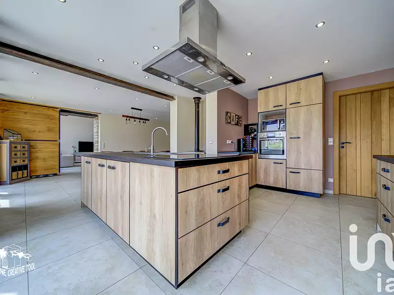 Maison, 255 m²