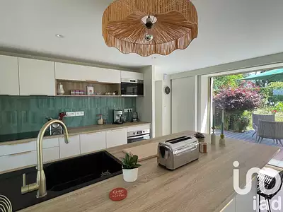 Maison, 210 m²
