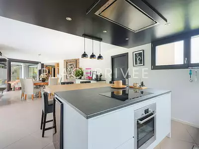 Maison, 390 m²