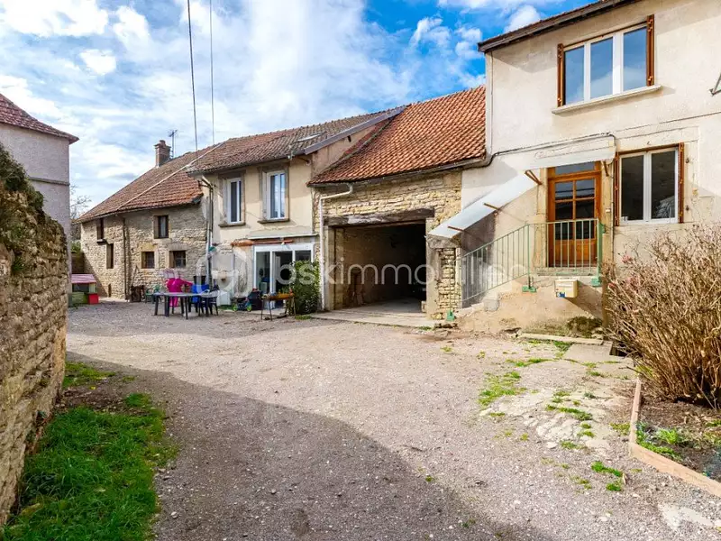 Immeuble, 240 m²