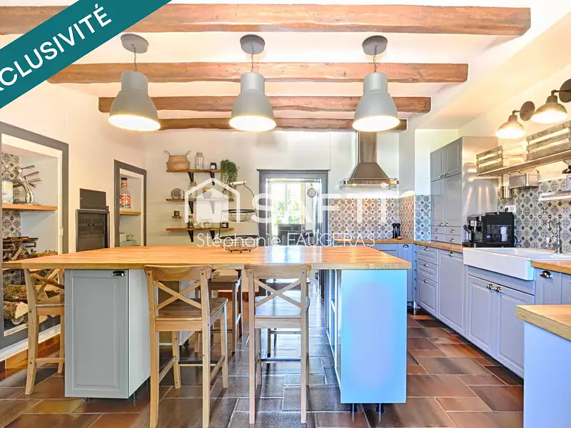 Maison, 345 m²
