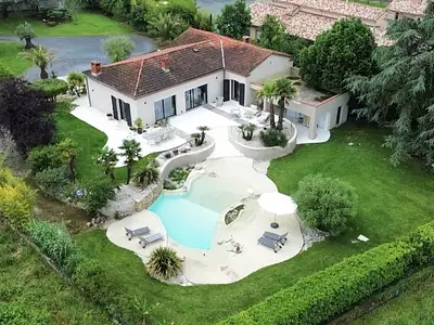 Maison, 245 m²