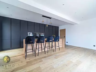 Maison, 275 m²