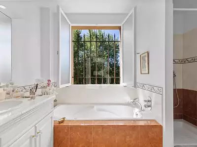 Maison, 240 m²