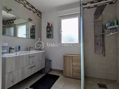 Maison, 219 m²