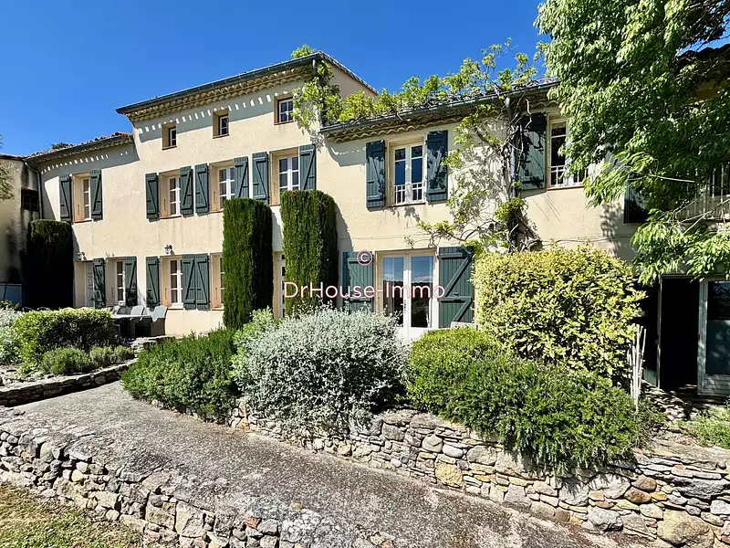 Maison, 809 m²