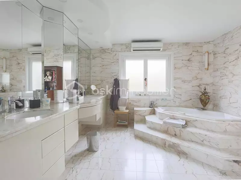 Maison, 280 m²