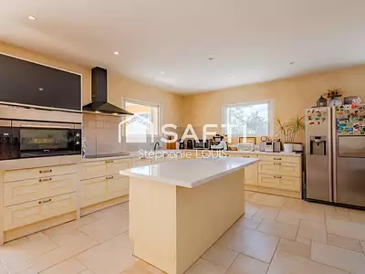 Maison, 200 m²