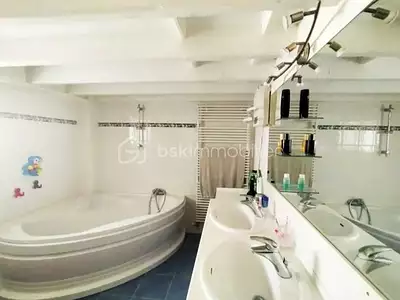 Maison, 258 m²