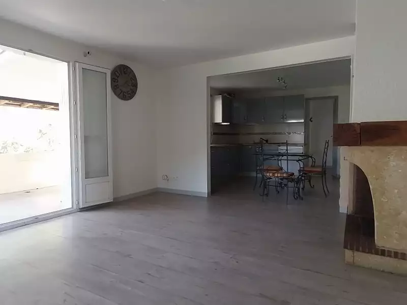 Immeuble, 218 m²