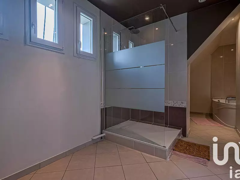 Maison, 223 m²