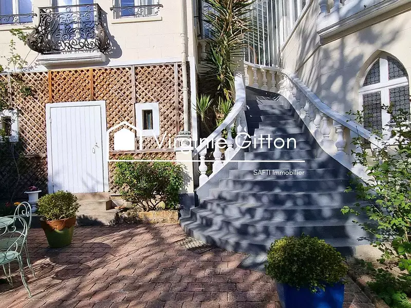 Maison, 197 m²