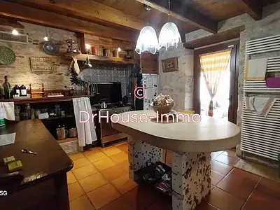 Maison, 280 m²