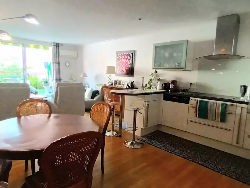 Immeuble, 219,69 m²