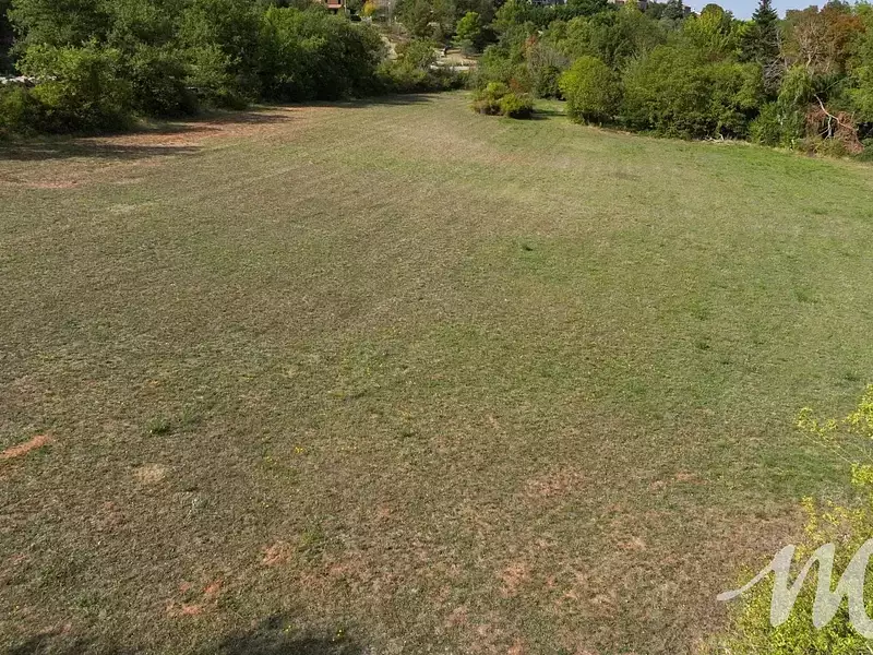 Terrain, 1 746 m²