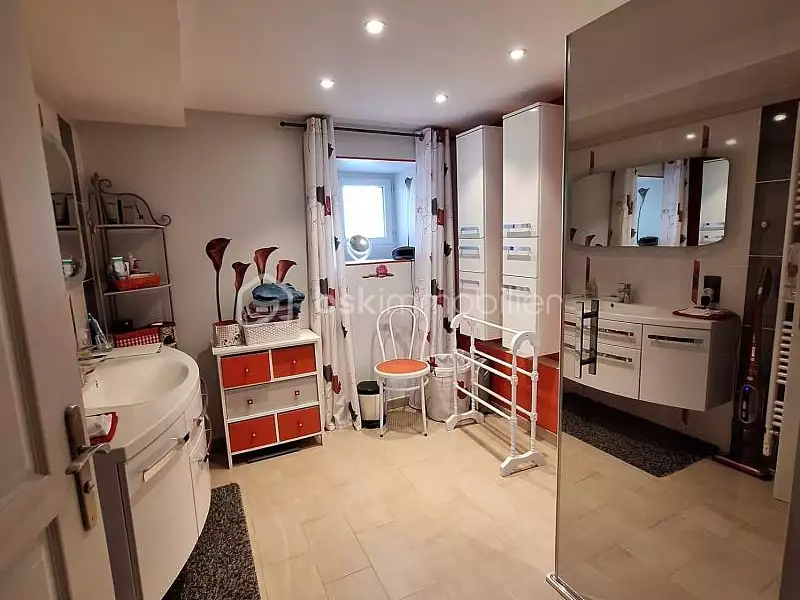 Maison, 186 m²