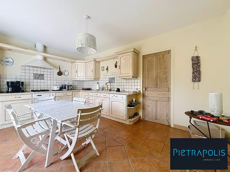 Maison, 167 m²