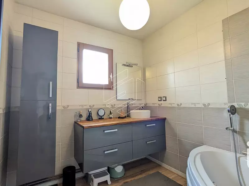 Maison, 99 m²