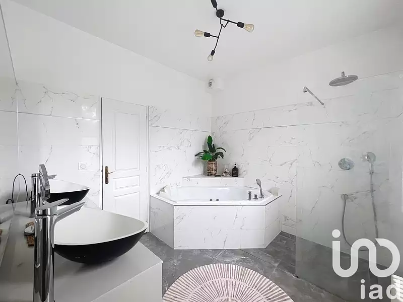 Maison, 180 m²