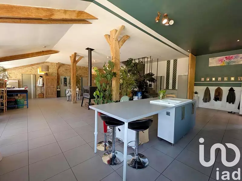 Maison, 196 m²