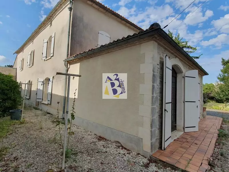 Maison, 221 m²