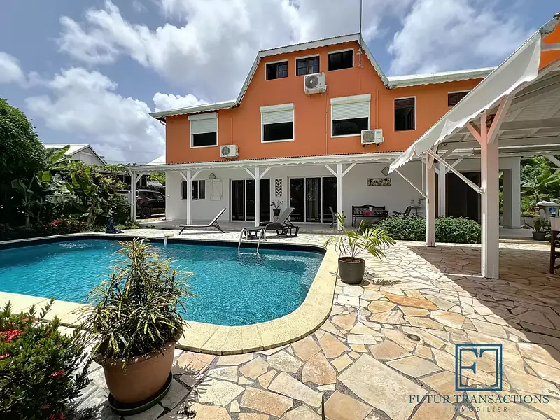 Maison, 218,53 m²