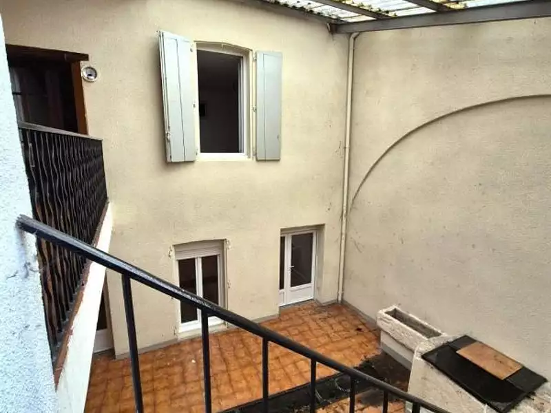 Immeuble, 319 m²