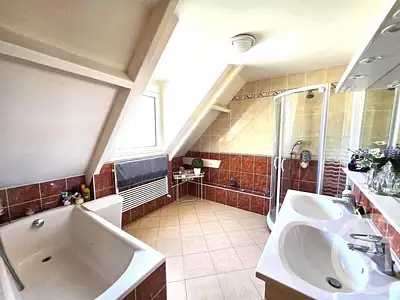 Maison, 208 m²