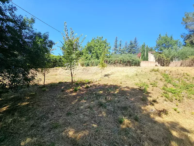 Terrain, 2 039 m²